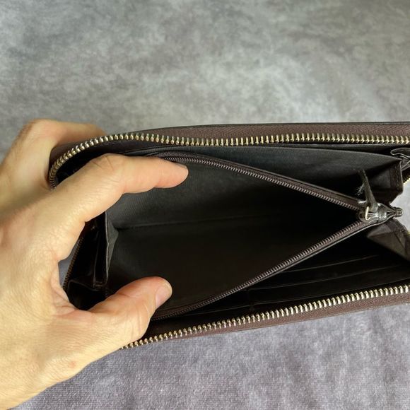 GUCCI Vintage Embossed Leather Bree Zip Around Long Wallet Brown - Picture 10 of 12